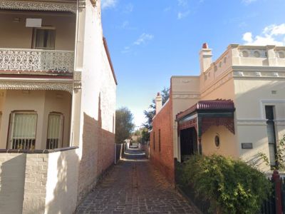 Lane 3963 entry from Canterbury Rd